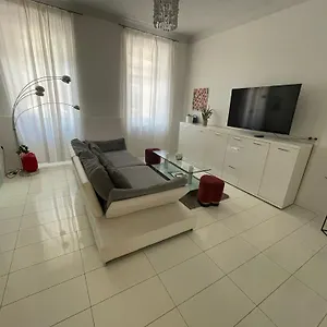 Grosszuegiges 85m2 City-apartment - 2 Schlafraeume, Hundefreundlich, Westbahnhof Naehe T4 Wien